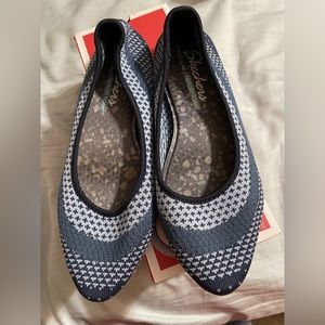 Sketchers flats
